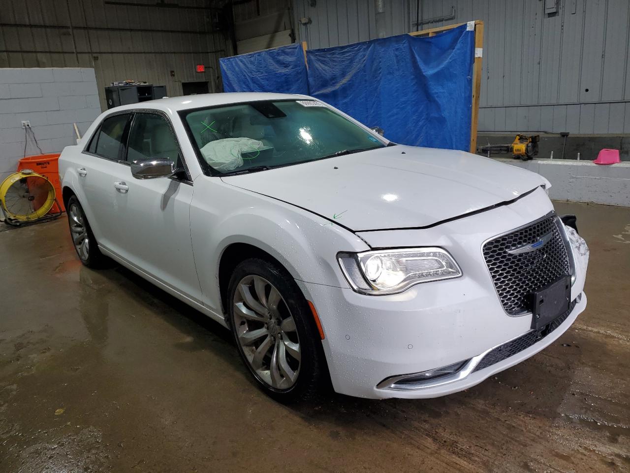 Chrysler 300 Touring Image 2