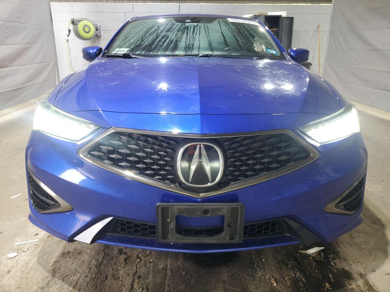 Acura ILX Premium A-spec Image 11