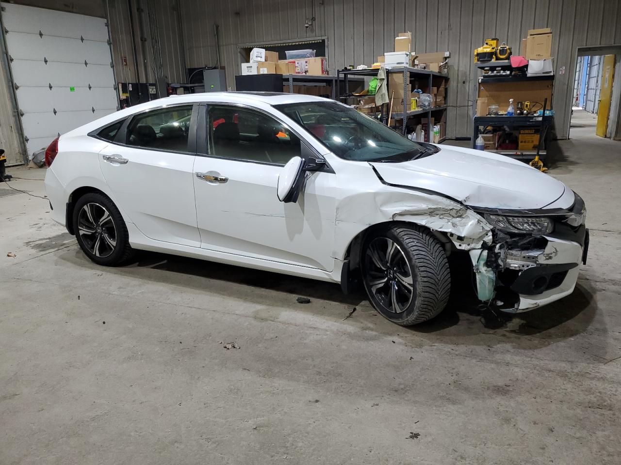 Honda Civic Touring Image 3