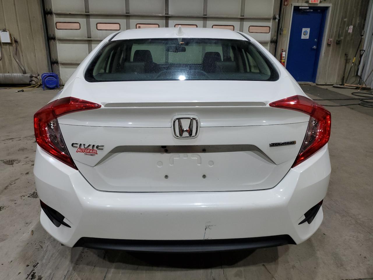 Honda Civic Touring Image 5