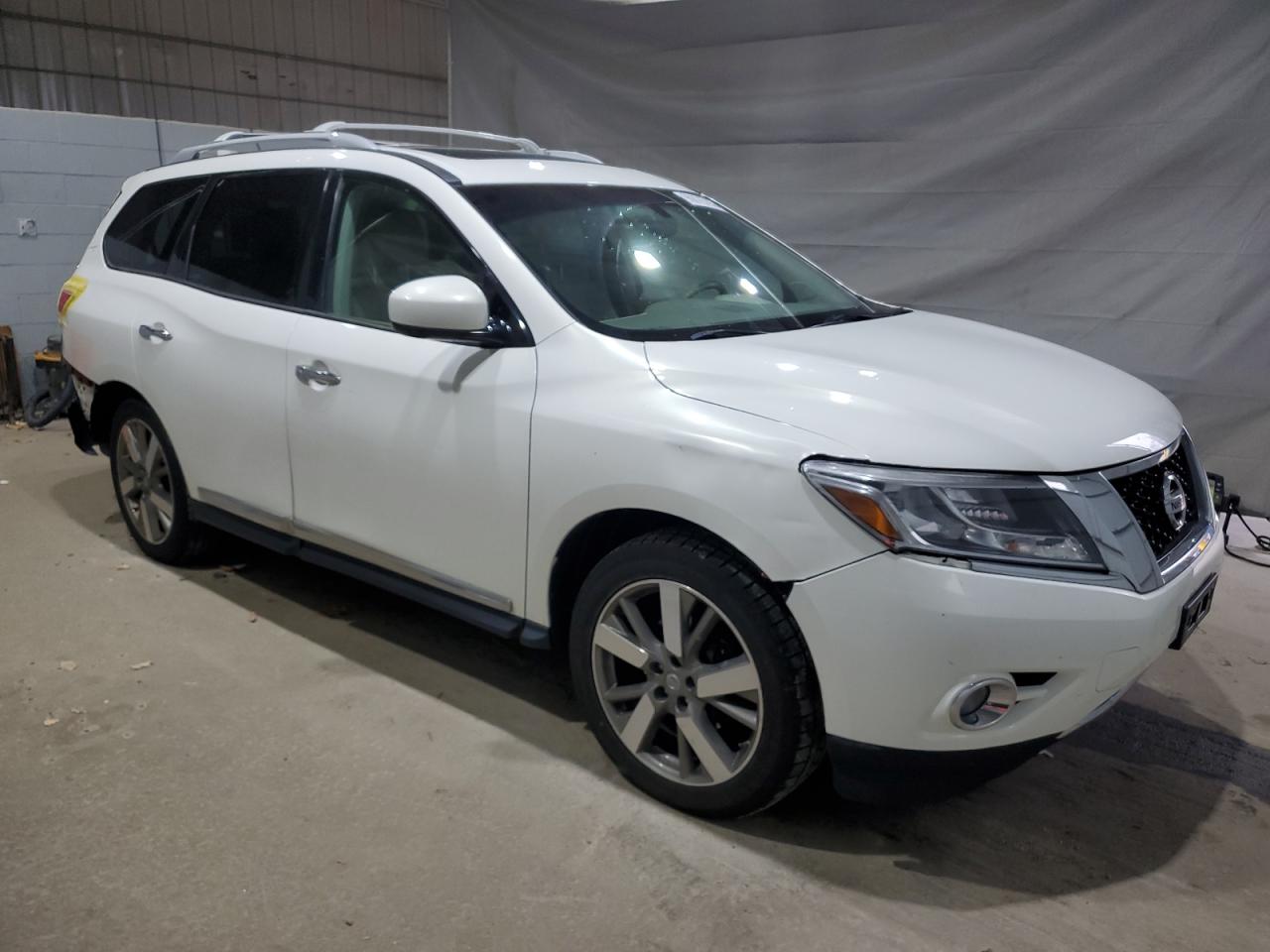 Nissan Pathfinder S Image 2