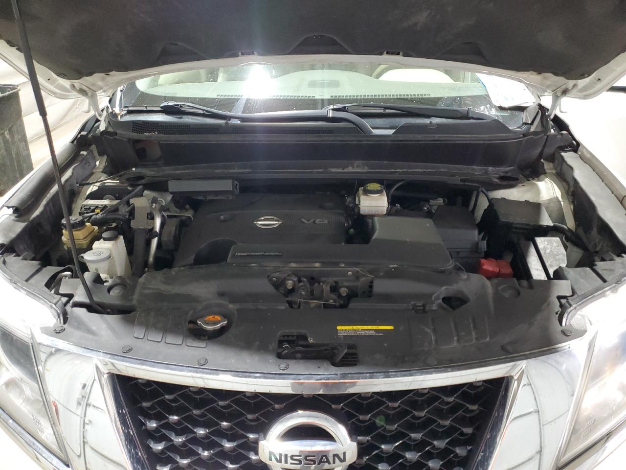 Nissan Pathfinder S Image 8