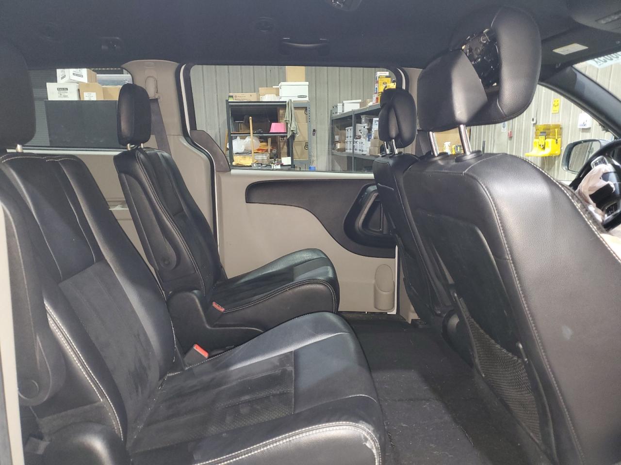 Dodge Caravan Sxt Image 4