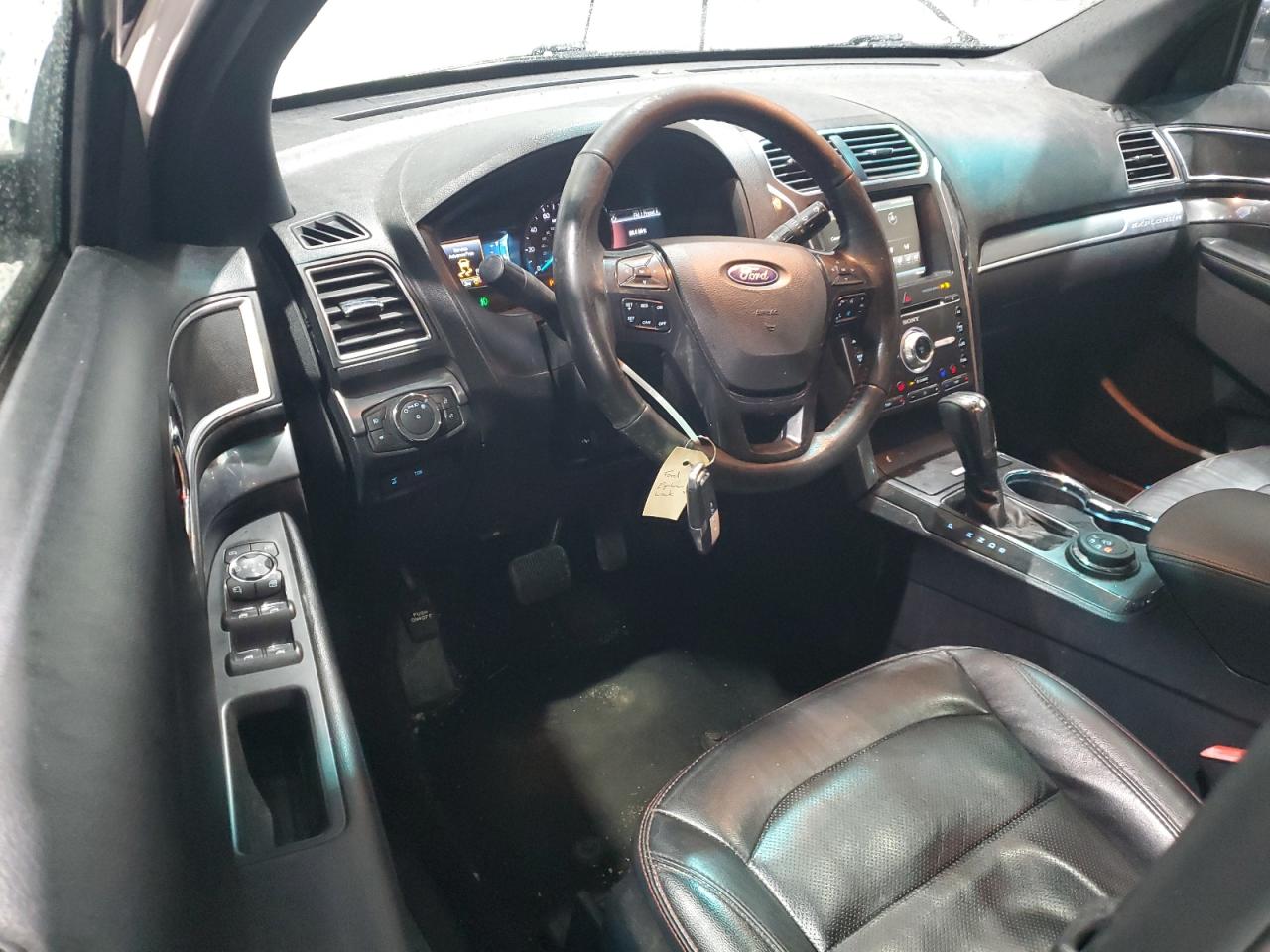 Ford Explorer Sport Image 12