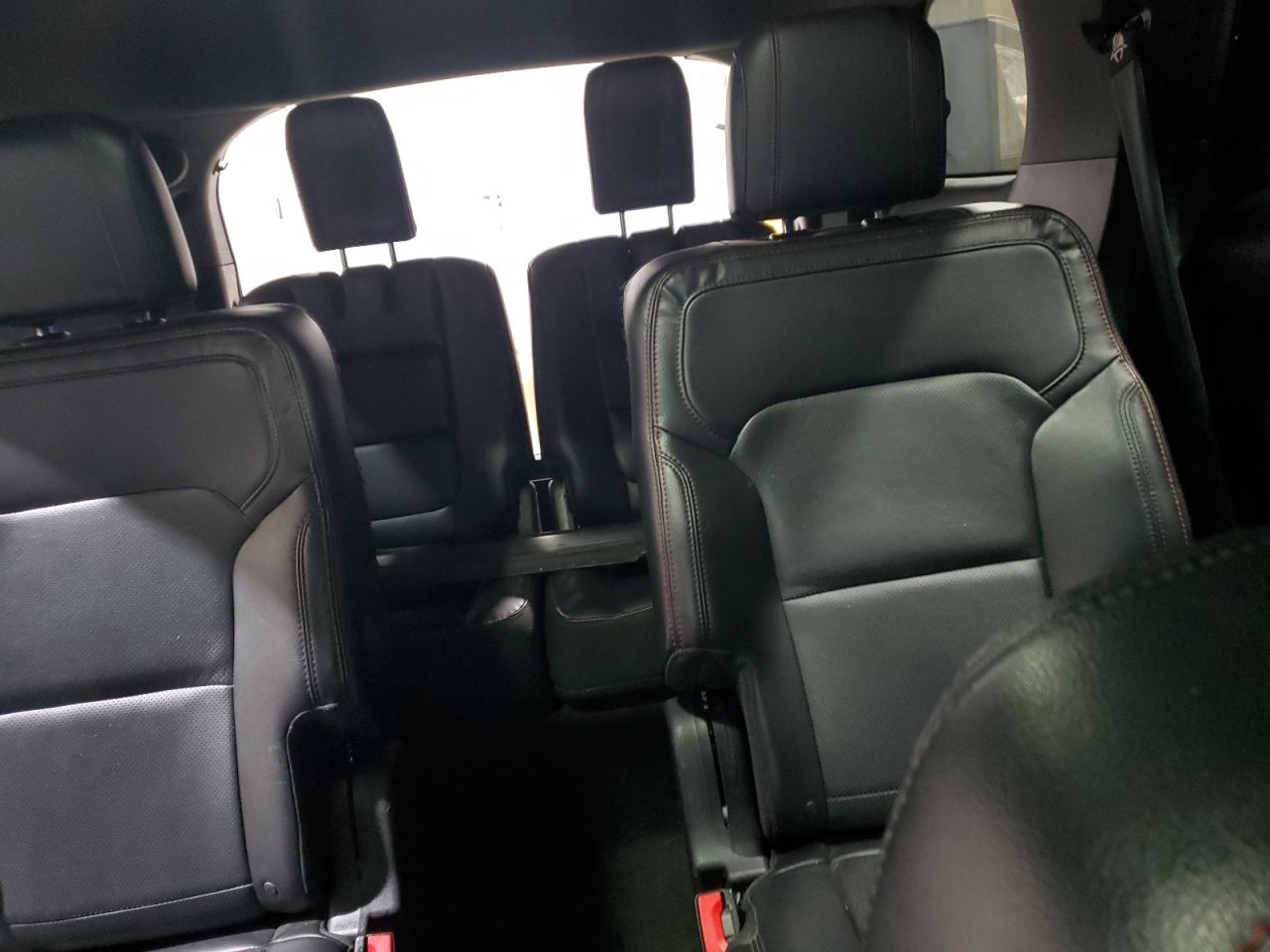 Ford Explorer Sport Image 13