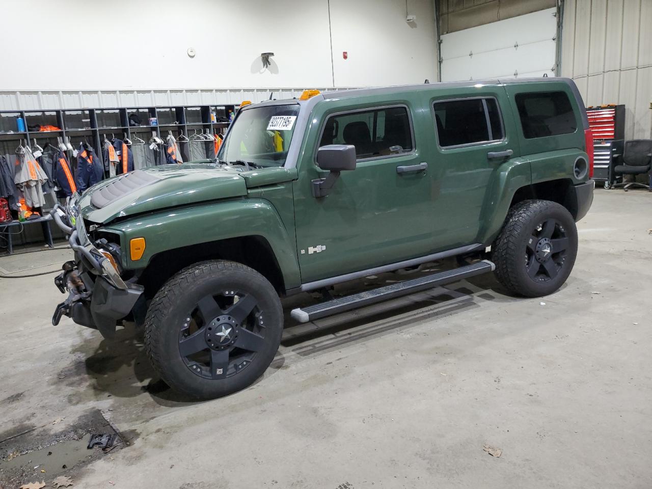 HUMMER H3 Image 1