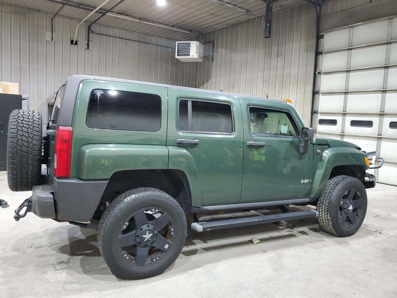 HUMMER H3 Image 8
