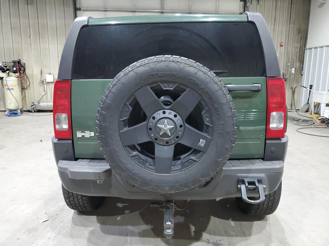 HUMMER H3 Image 11