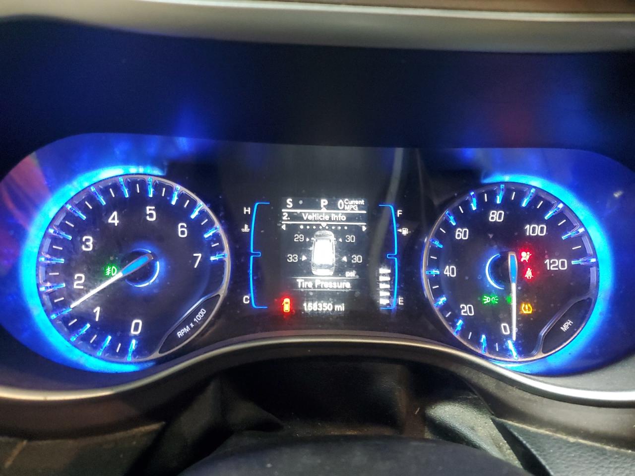 Chrysler Pacifica Touring L Image 11