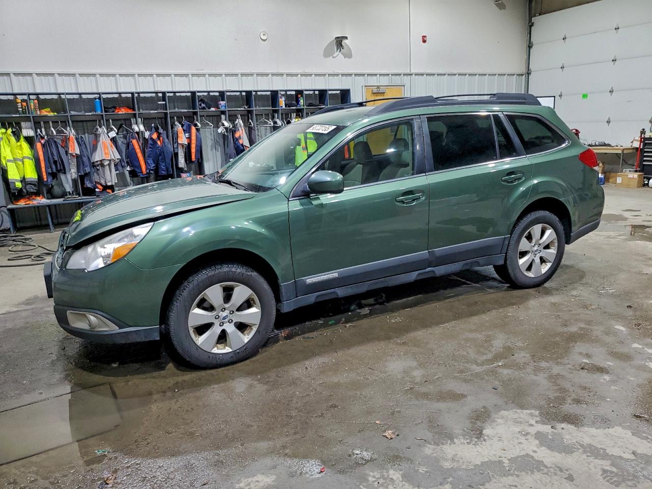 Subaru Outback 2.5i Limited Image 1