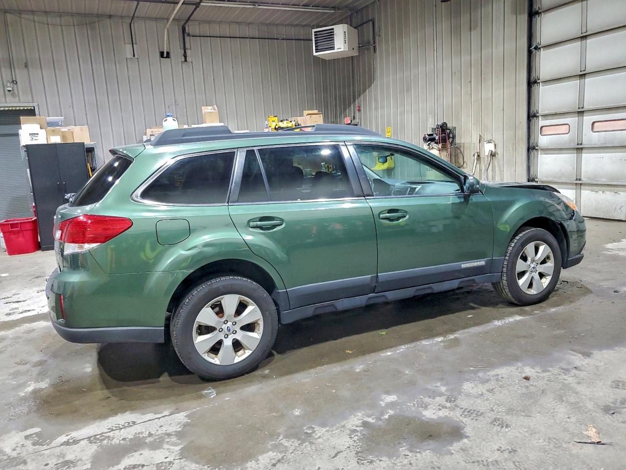 Subaru Outback 2.5i Limited Image 3