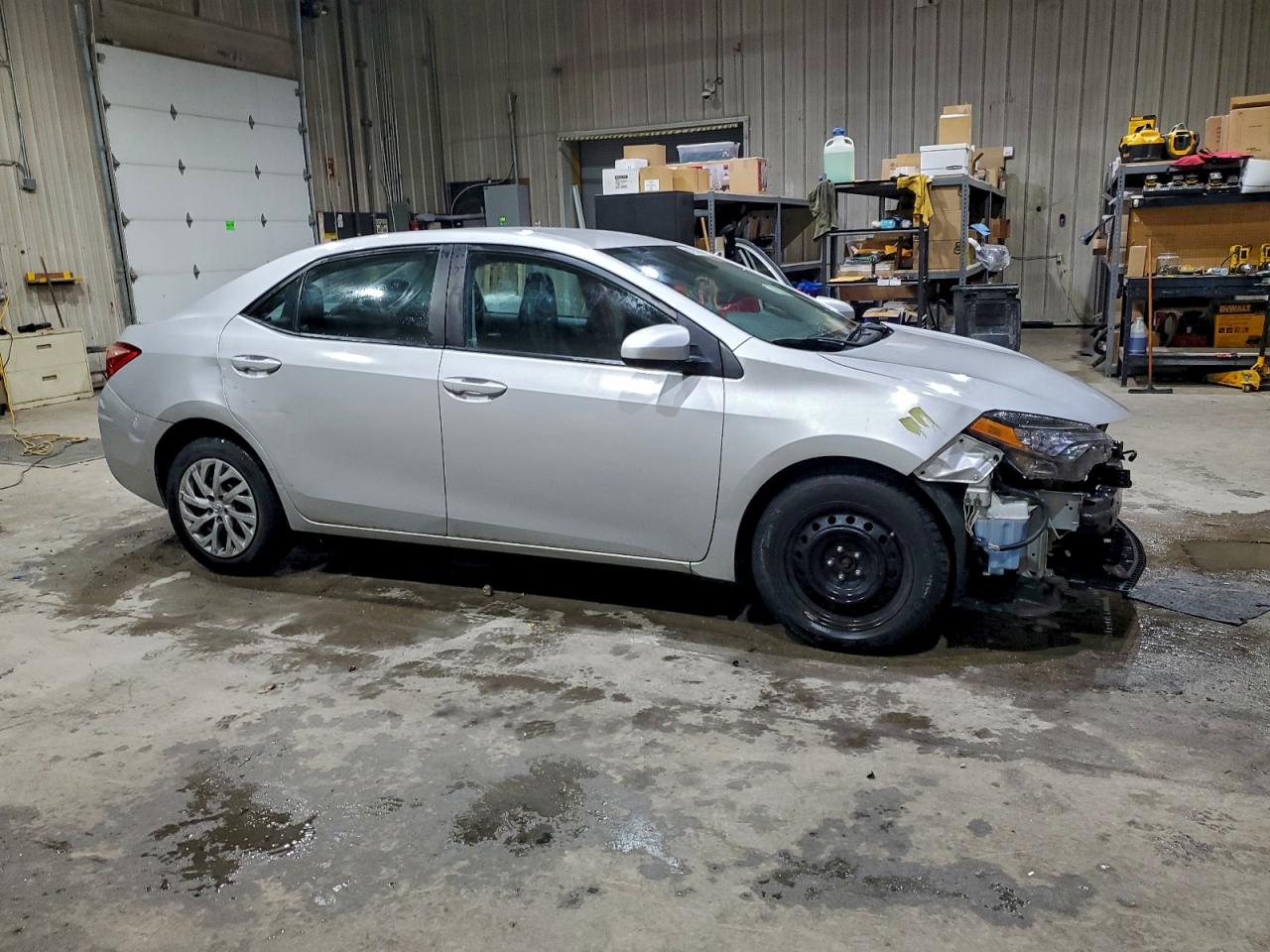 Toyota Corolla L Image 12