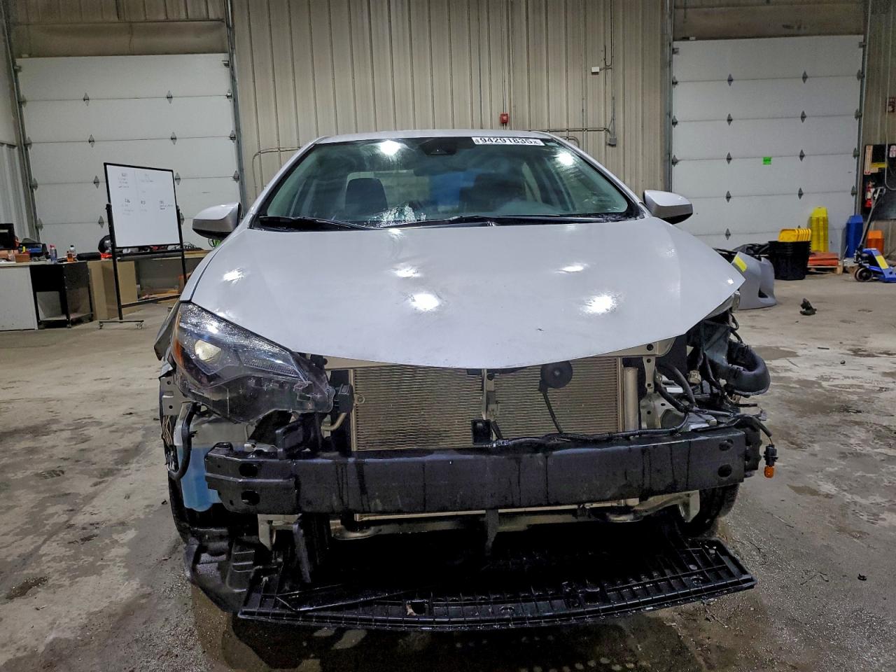 Toyota Corolla L Image 8