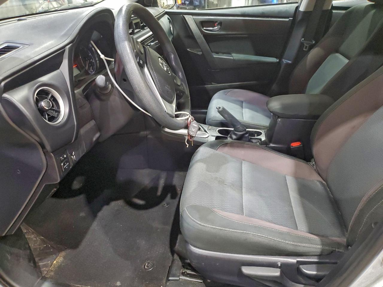 Toyota Corolla L Image 7