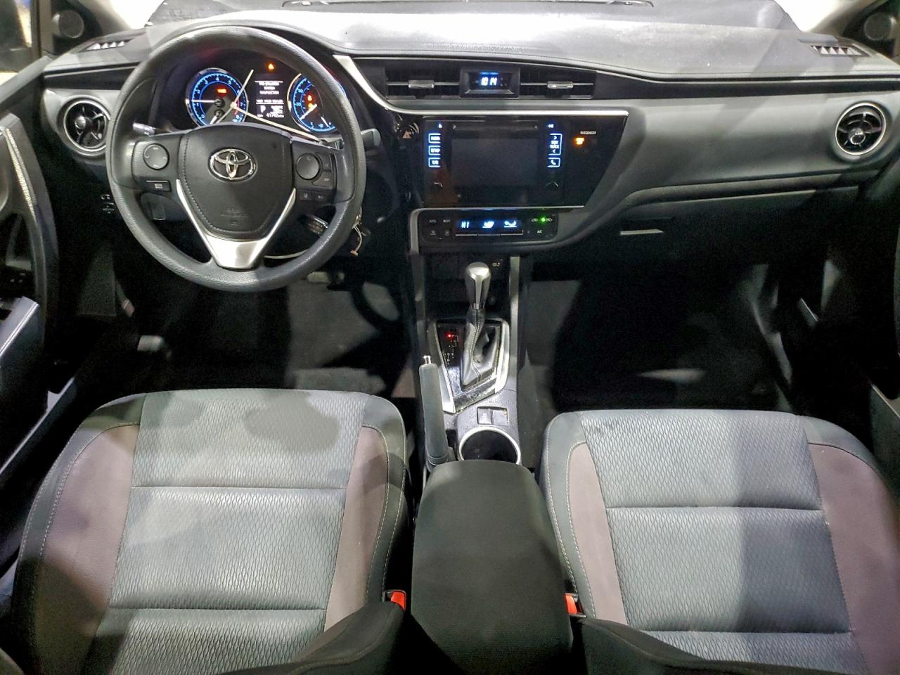 Toyota Corolla L Image 13