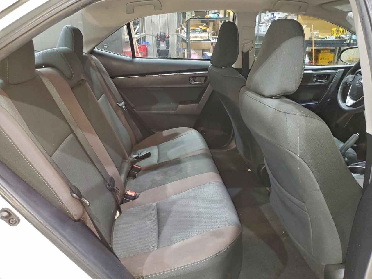 Toyota Corolla L Image 2