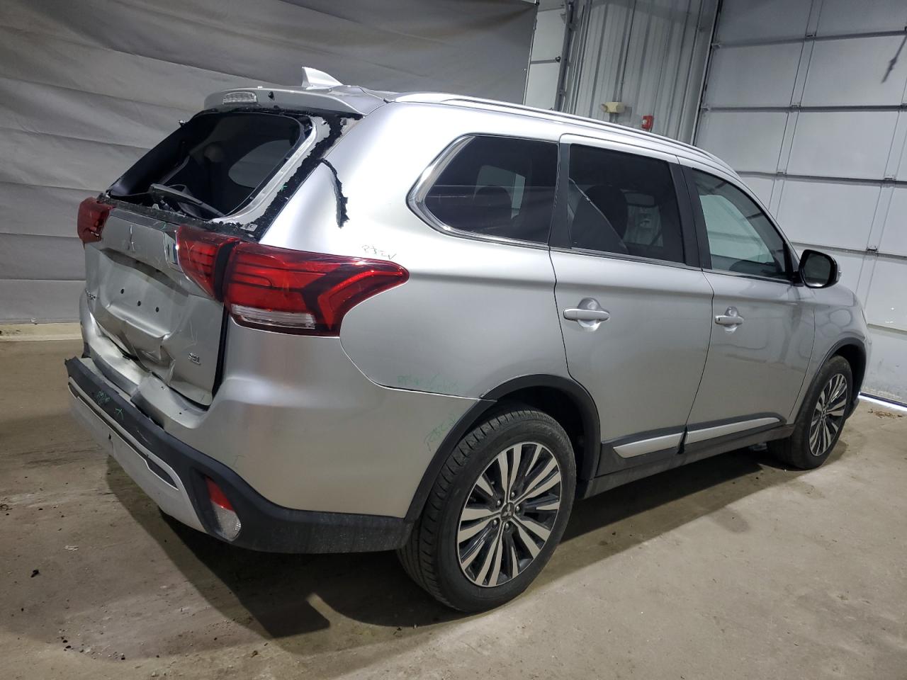 Mitsubishi Outlander Se Image 11