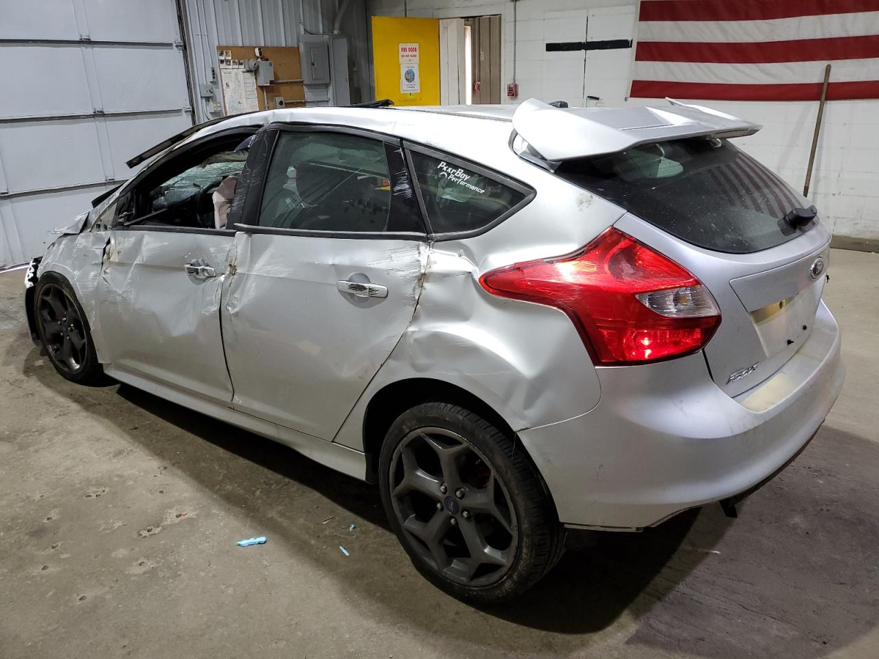 Ford Focus St Image 10