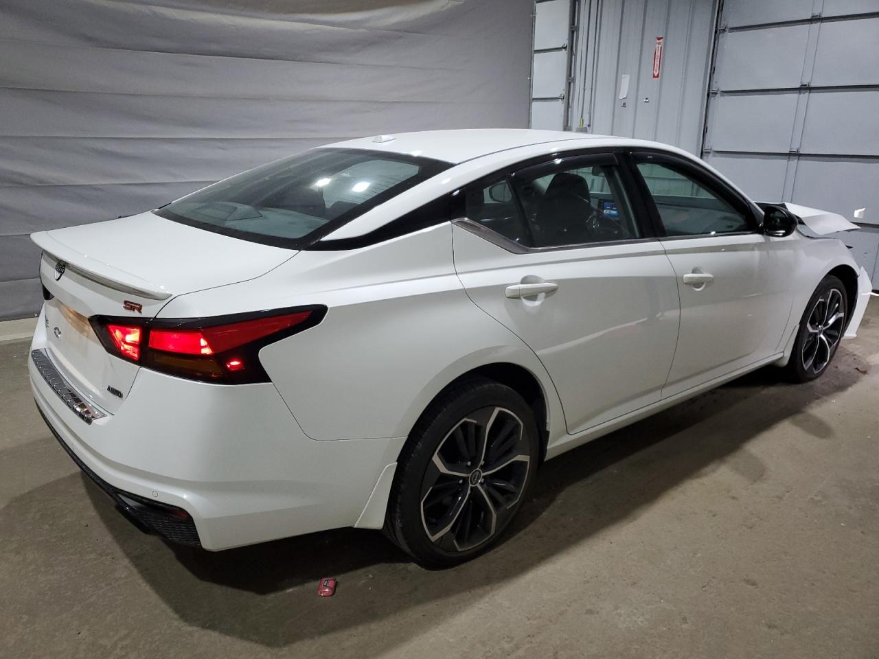 Nissan Altima Sr Image 2