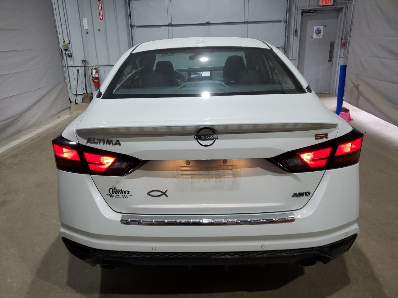 Nissan Altima Sr Image 13