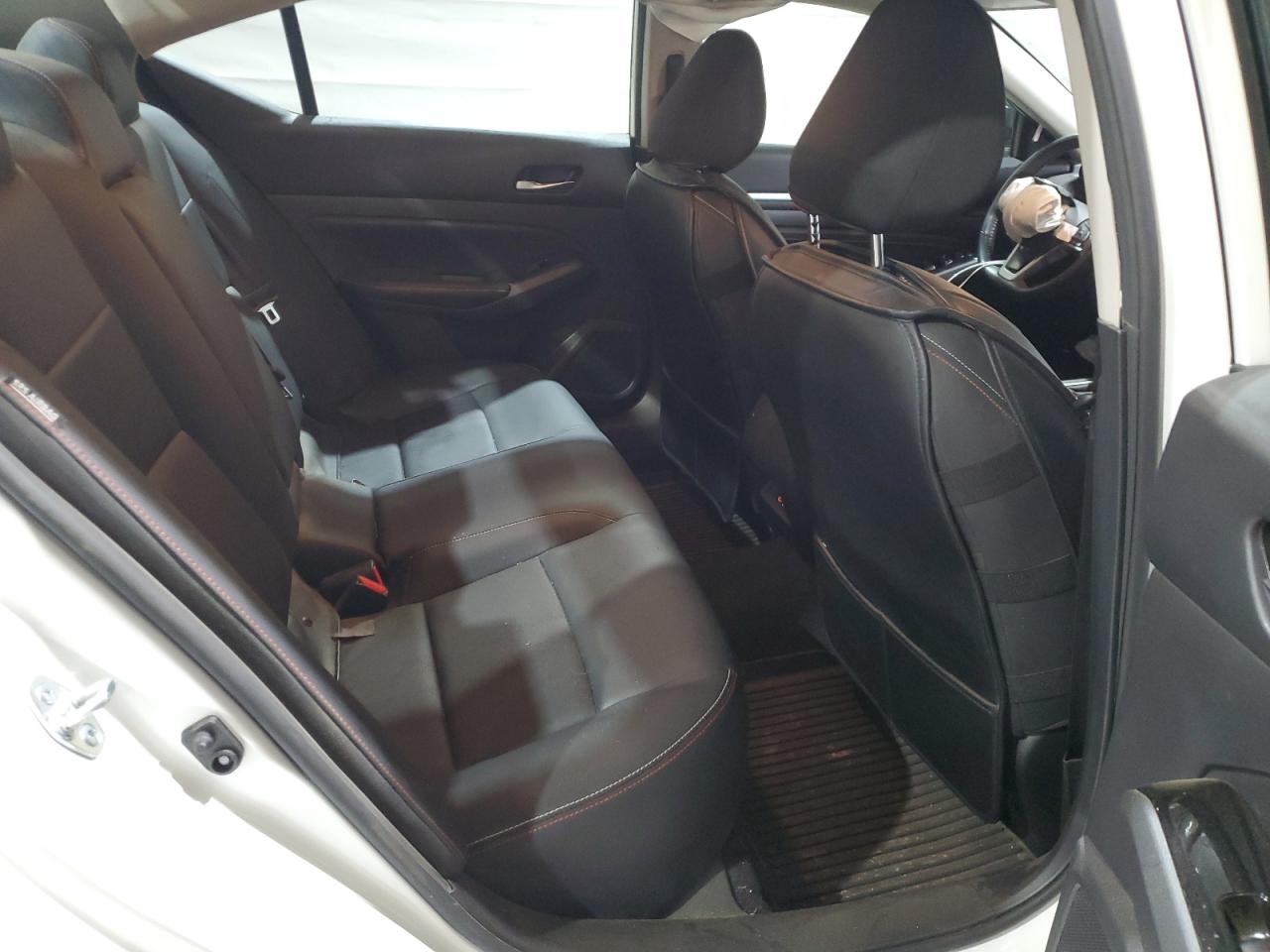 Nissan Altima Sr Image 11