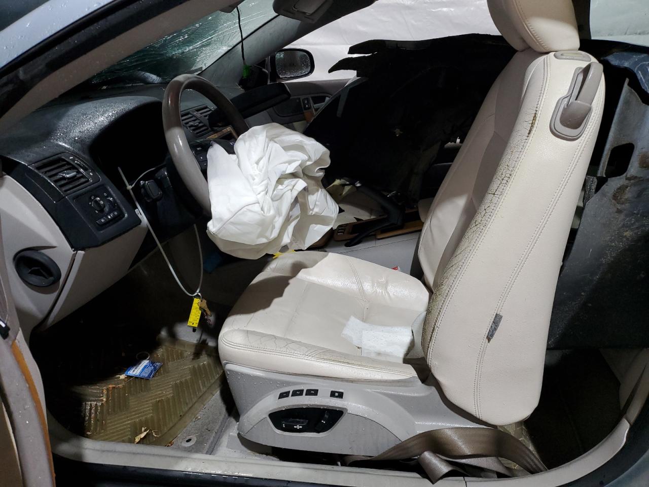 Volvo C70 T5 Image 8