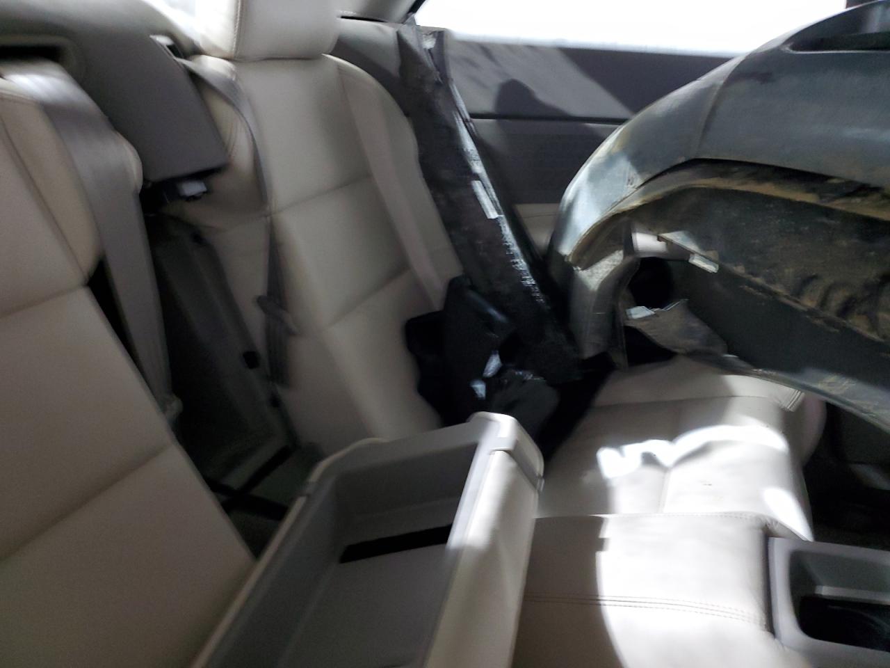 Volvo C70 T5 Image 4