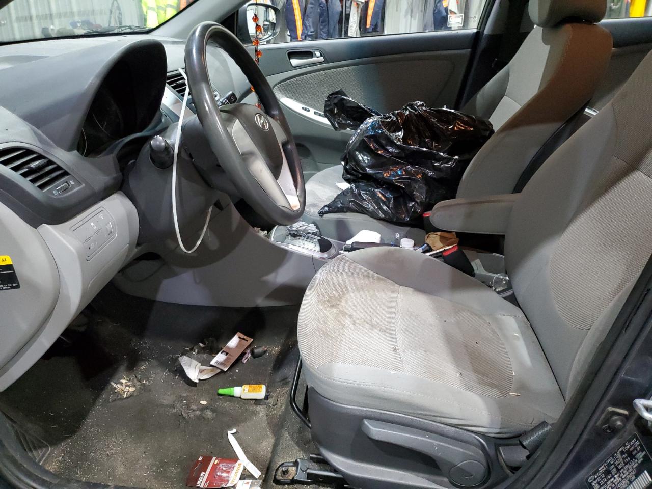 Hyundai ACCENT Gls Image 11