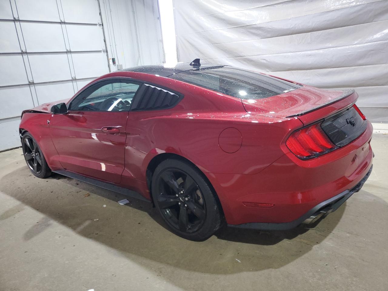 Ford Mustang Image 2