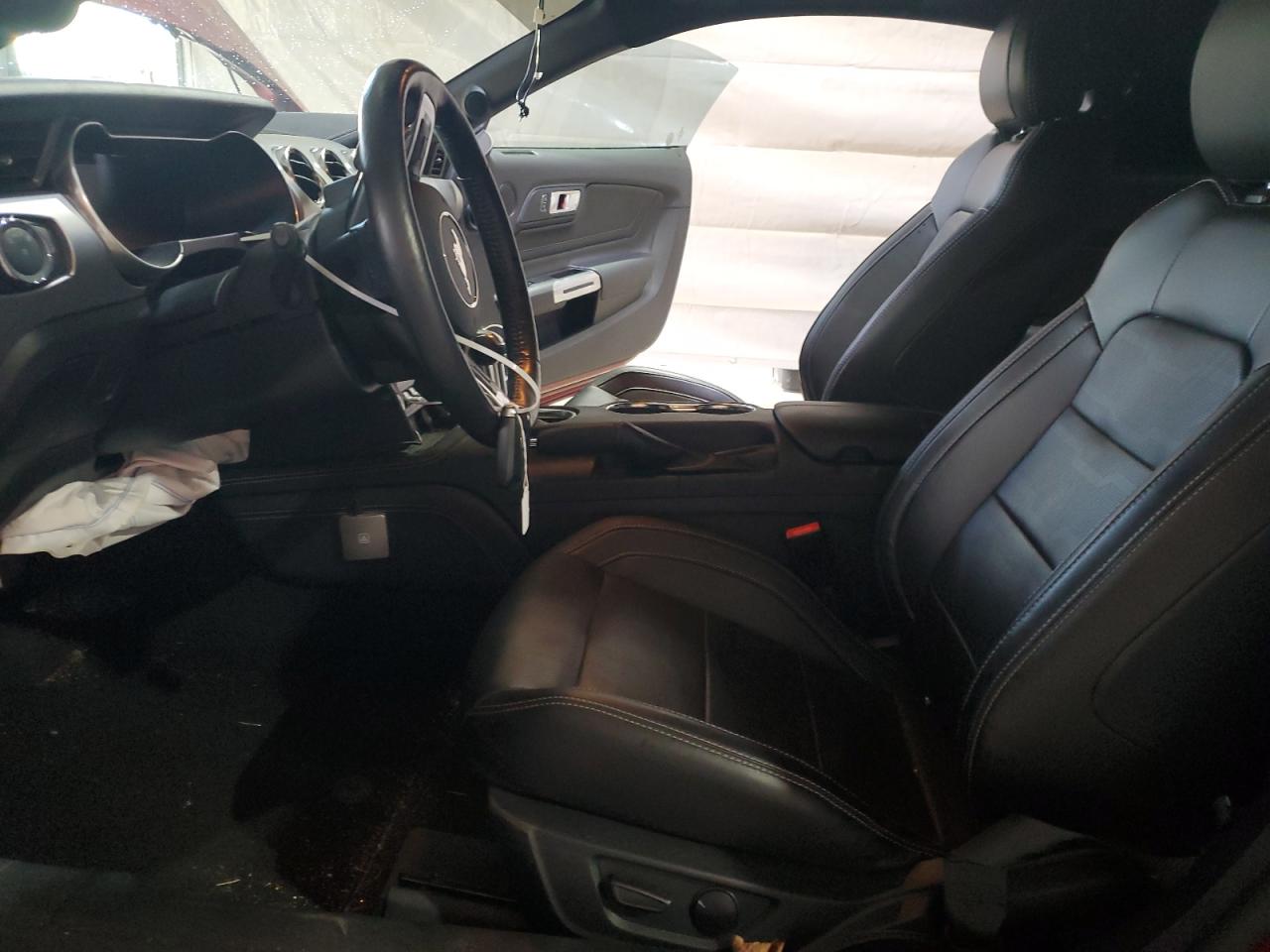 Ford Mustang Image 3