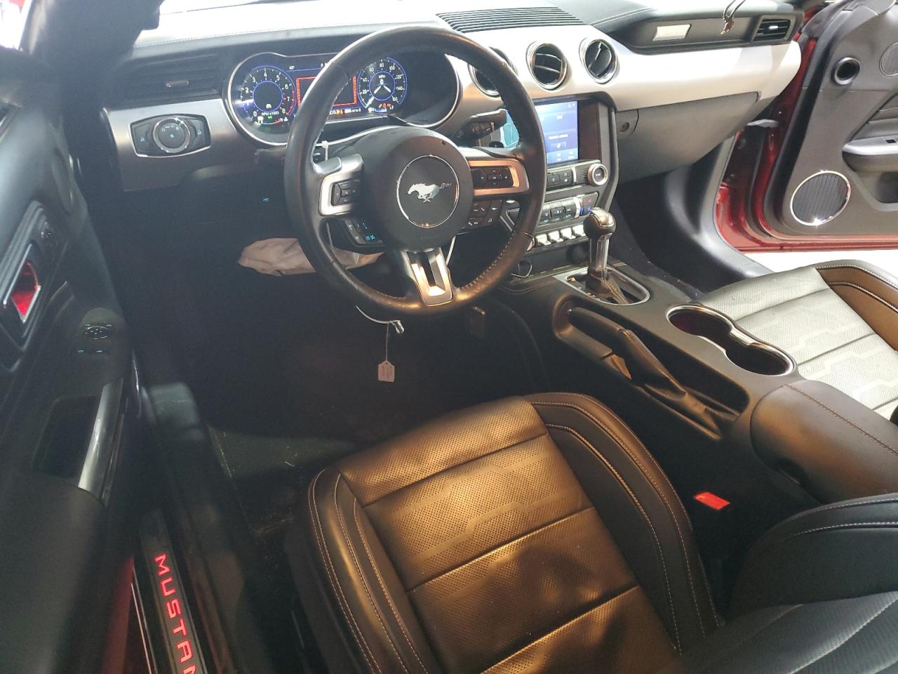 Ford Mustang Image 10