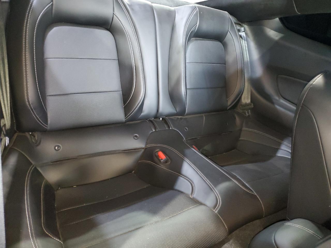 Ford Mustang Image 5