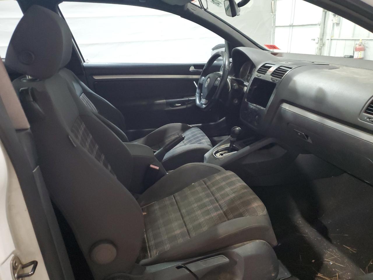 Volkswagen GTI Image 7