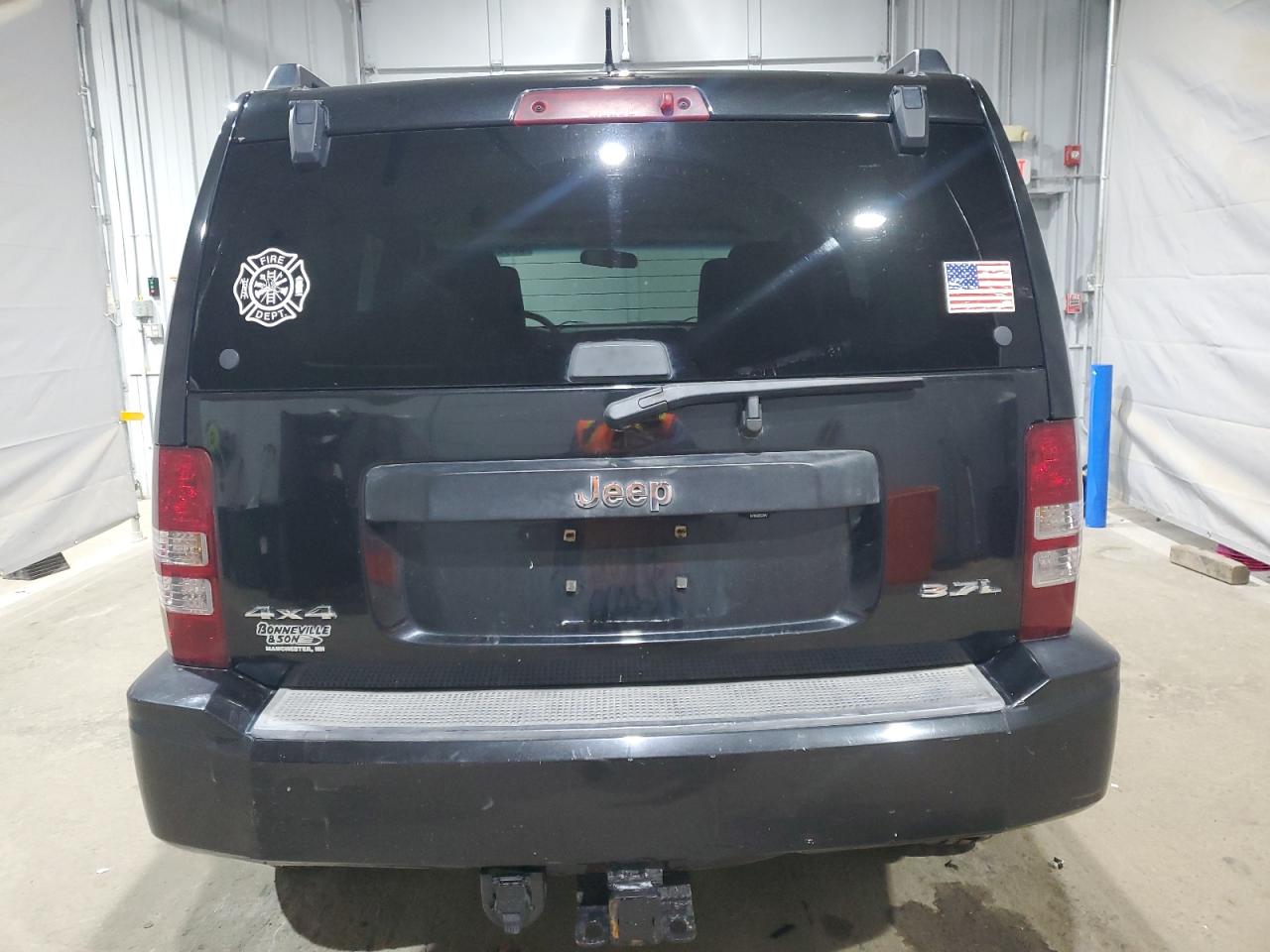 Jeep Liberty Sport Image 8