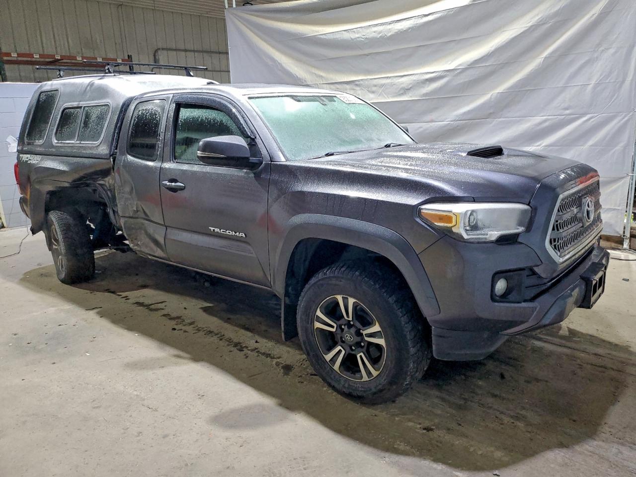 Toyota Tacoma Access Cab Image 11