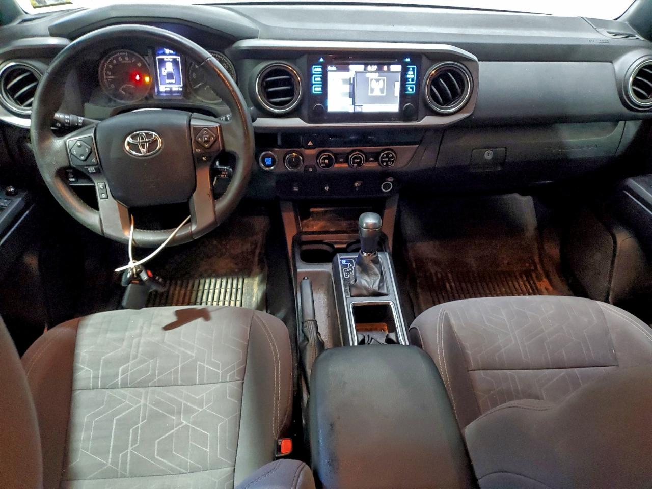 Toyota Tacoma Access Cab Image 7