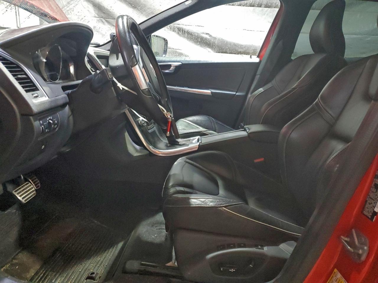 Volvo XC60 T6 R-design Platinum Image 5