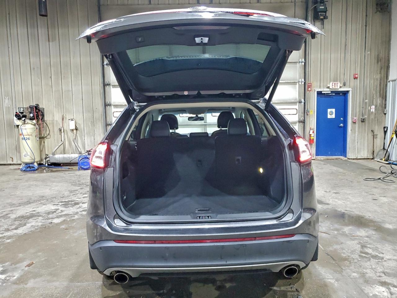 Ford Edge Titanium Image 7