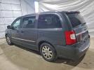 Chrysler Minivan Touring Image 9