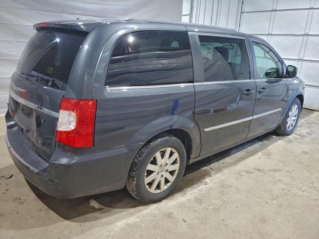 Chrysler Minivan Touring Image 4