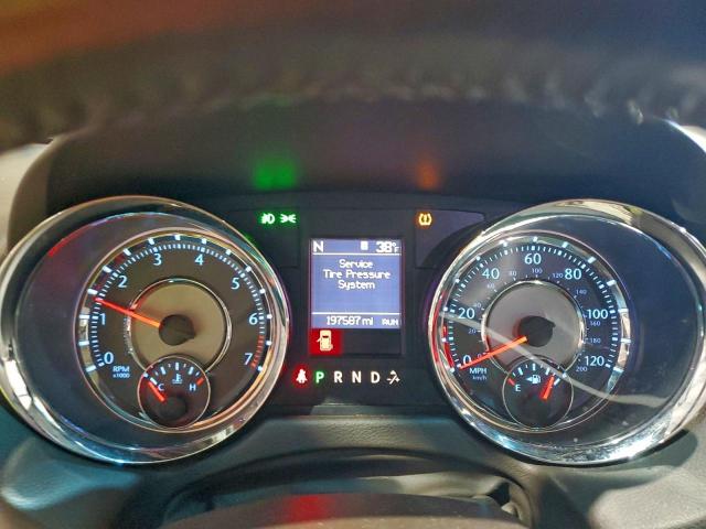 Chrysler Minivan Touring Image 10