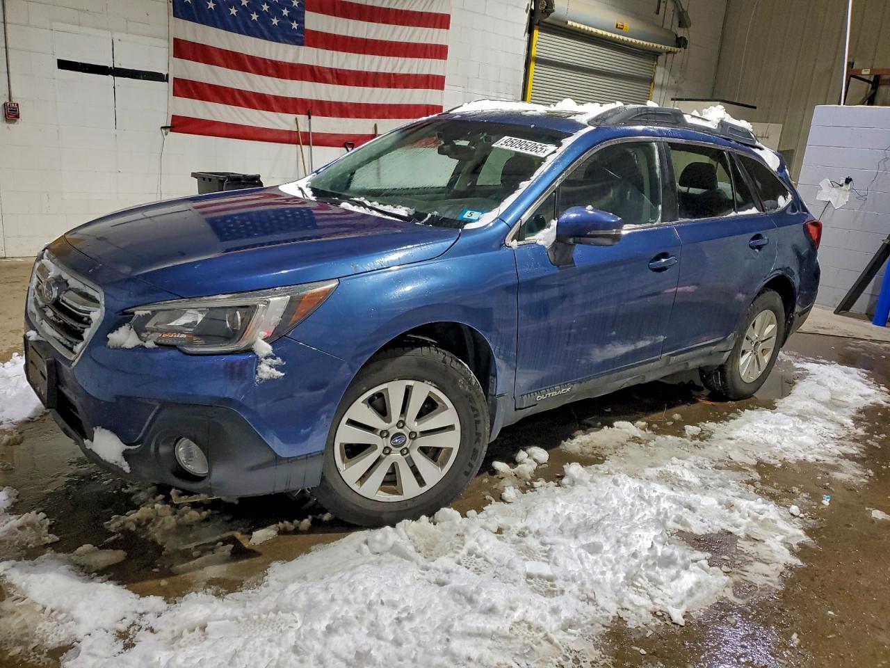 Subaru Outback 2.5i Premium Image 1
