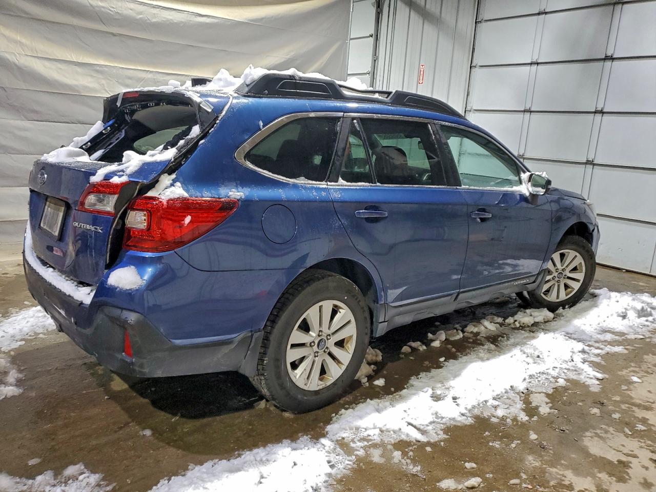 Subaru Outback 2.5i Premium Image 11
