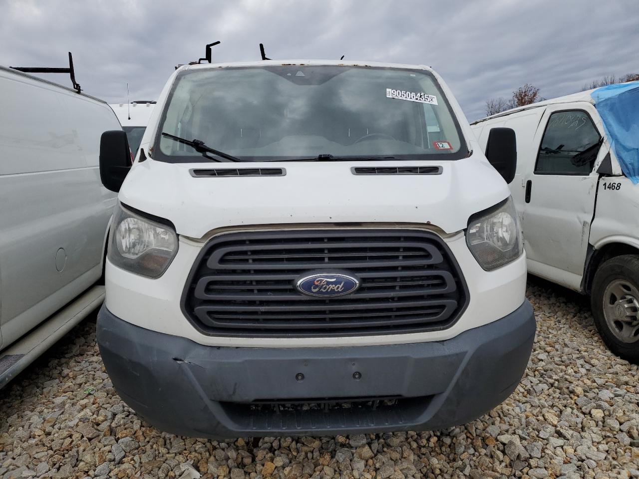 Ford Transit T-250 Image 4