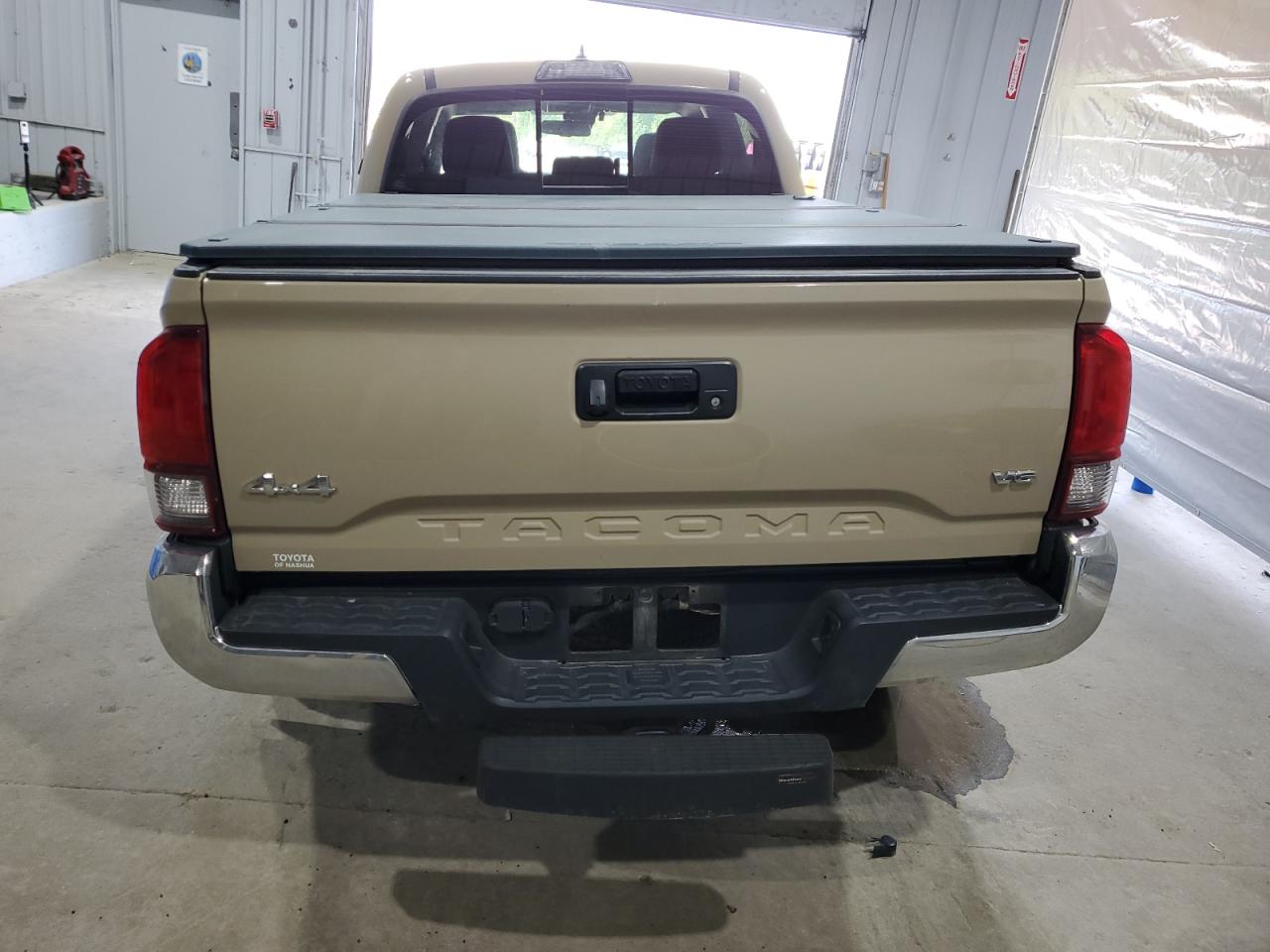 Toyota Tacoma Double Cab Image 11