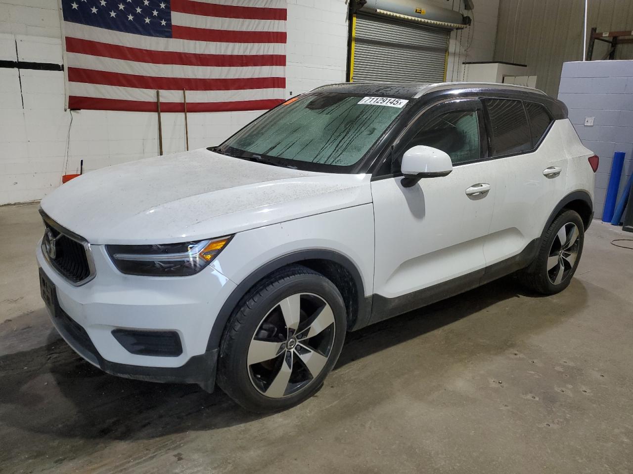 Volvo XC40 T5 Momentum Image 1