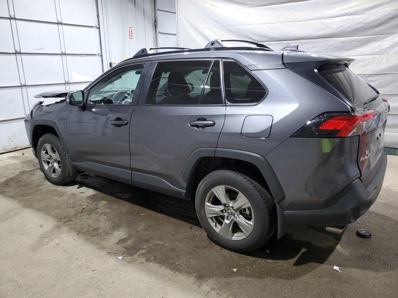 Toyota RAV4 Xle Image 6