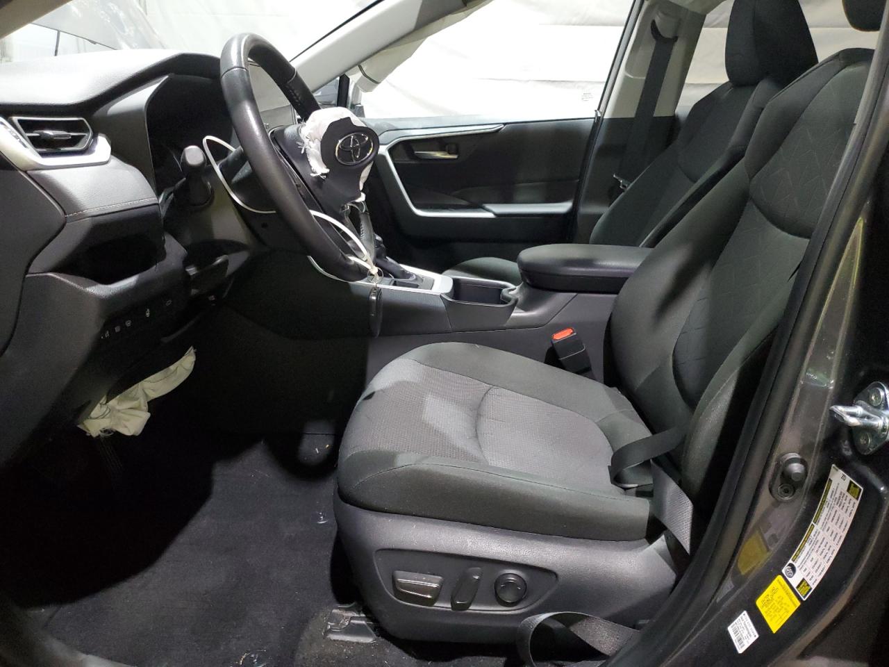 Toyota RAV4 Xle Image 5