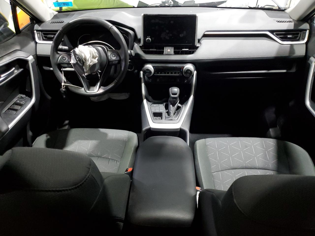 Toyota RAV4 Xle Image 9