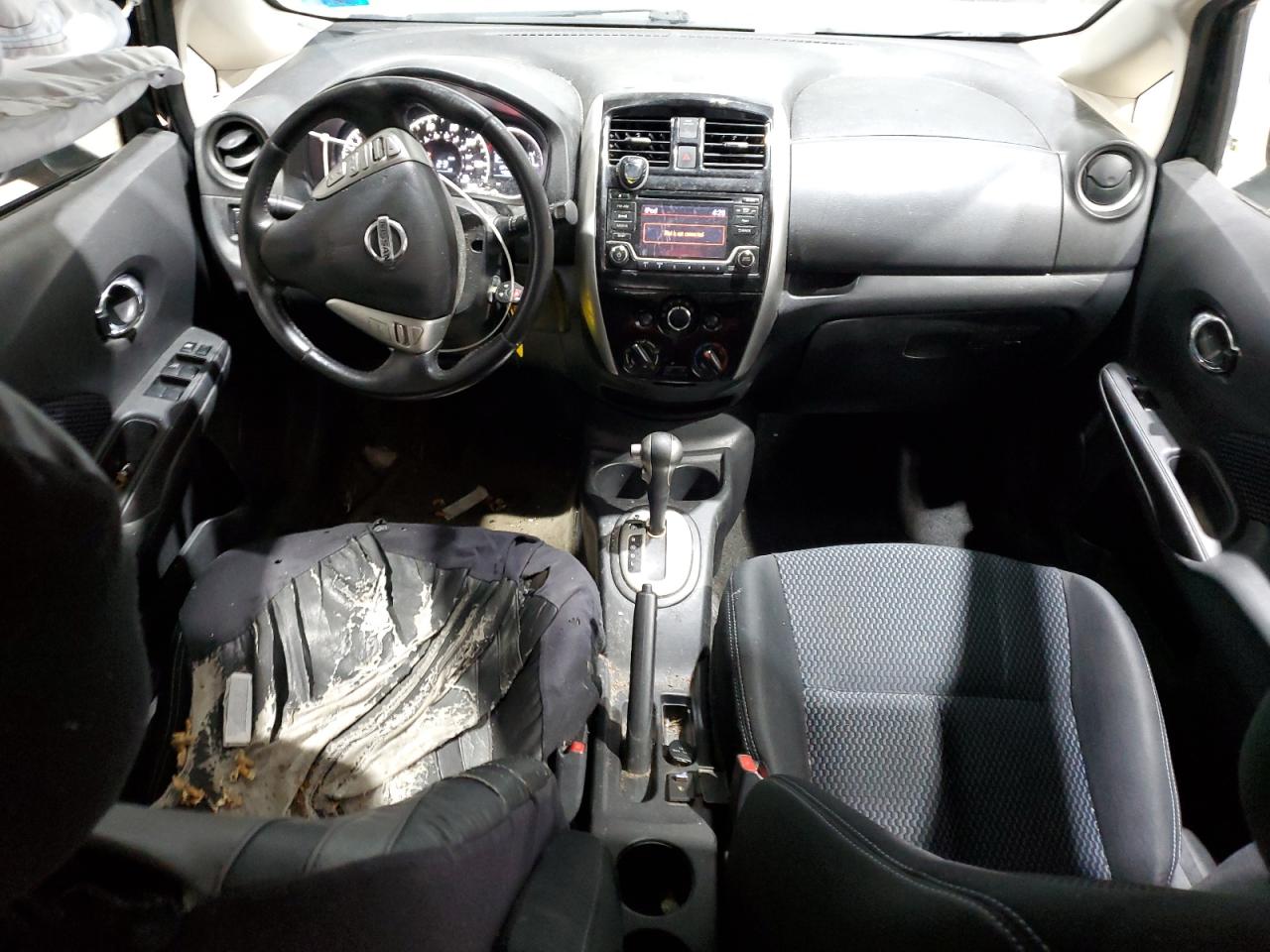 Nissan Versa S Image 13